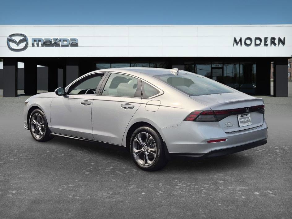 Used 2023 Lunar Silver Metallic Honda EX image 3
