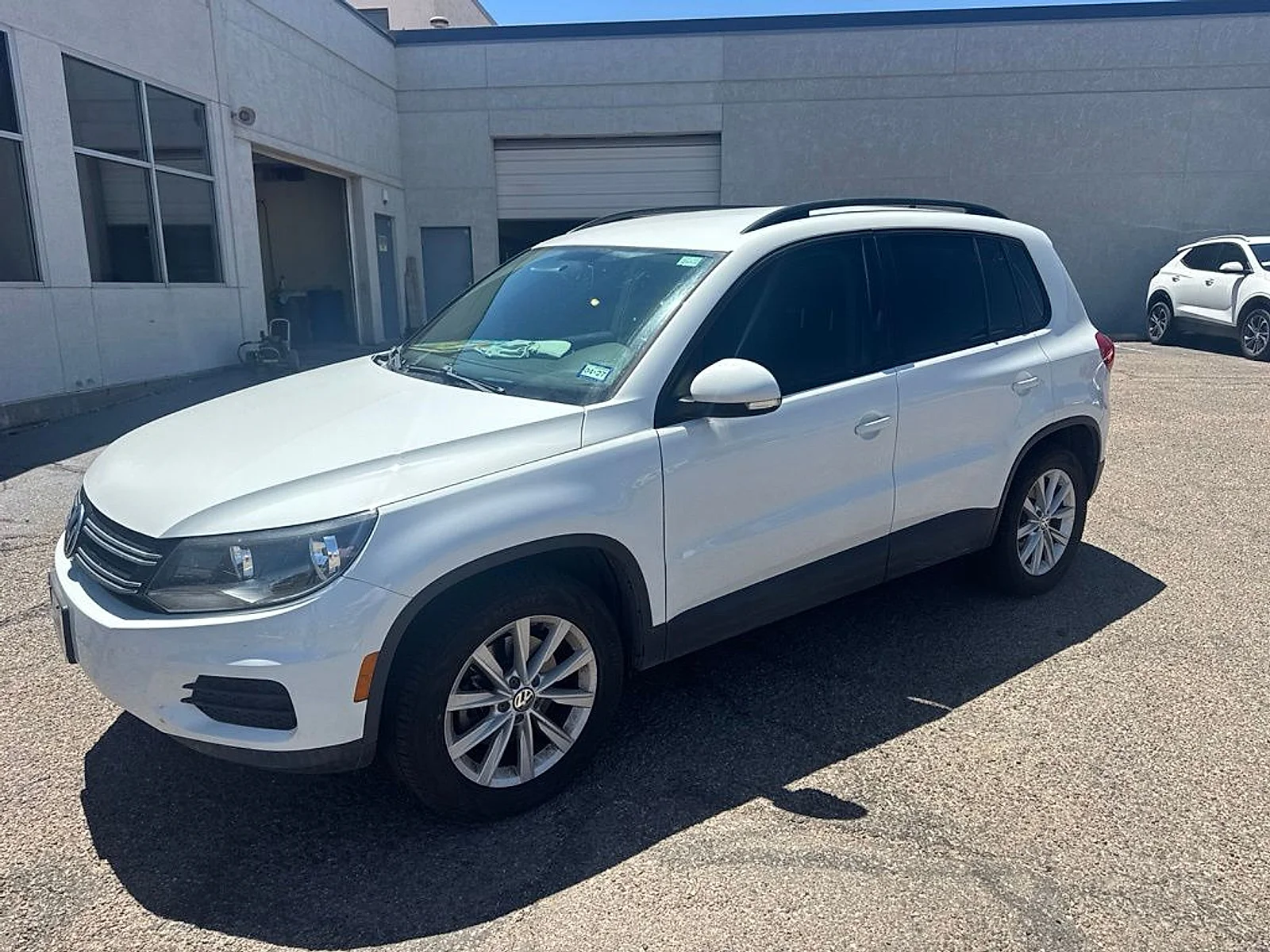 Used 2017 Pure White Volkswagen 2.0T image 2