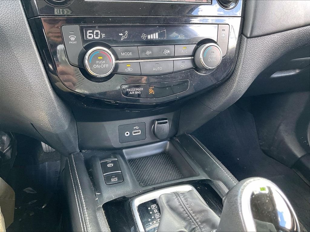 Used 2019 Gun Metallic Nissan SL image 25