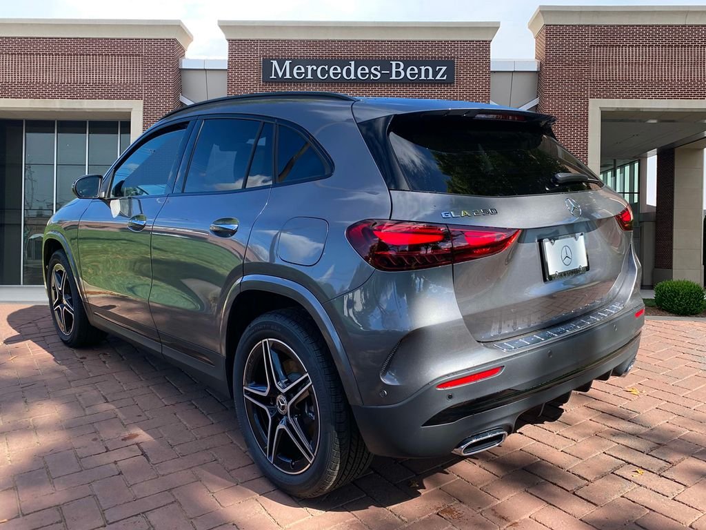 Used 2025 Mountain Grey Metallic Mercedes-Benz GLA 250 image 7