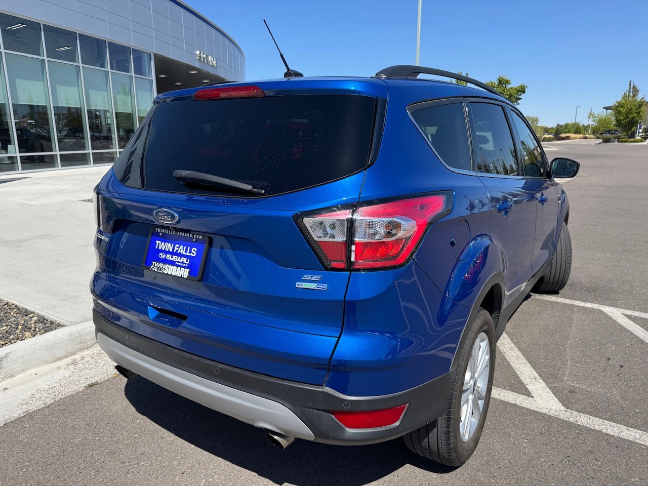 Used 2018 Lightning Blue Metallic Ford SE image 7