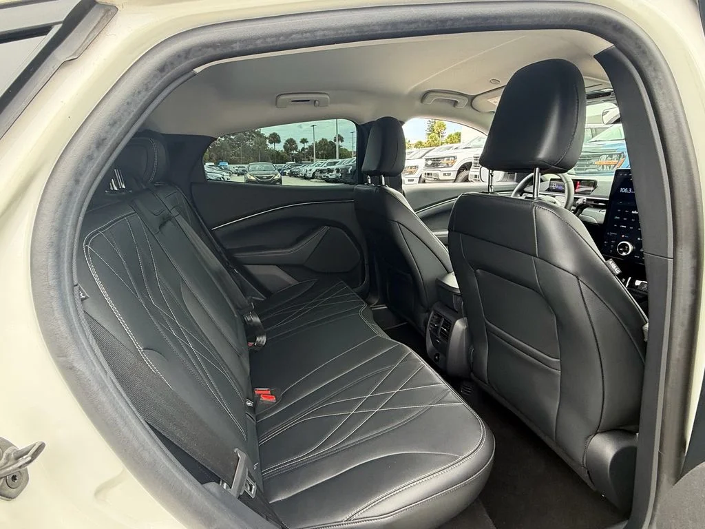 Used 2024 White Metallic Ford Select image 16