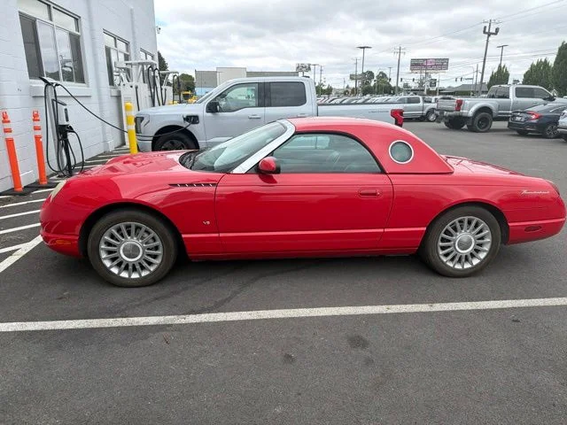 Used 2004 Torch Red Ford Base image 5