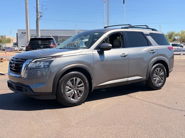 2022 Nissan Pathfinder SV