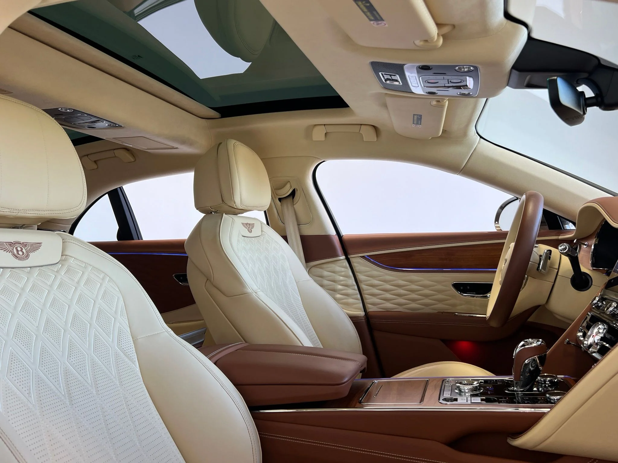 Used 2023 Gold Bentley Speed image 25