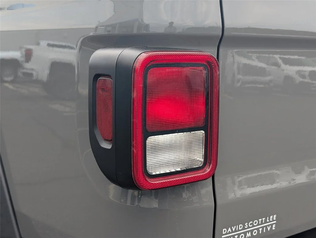 Used 2021 Sting-gray Clea Jeep Sport image 10