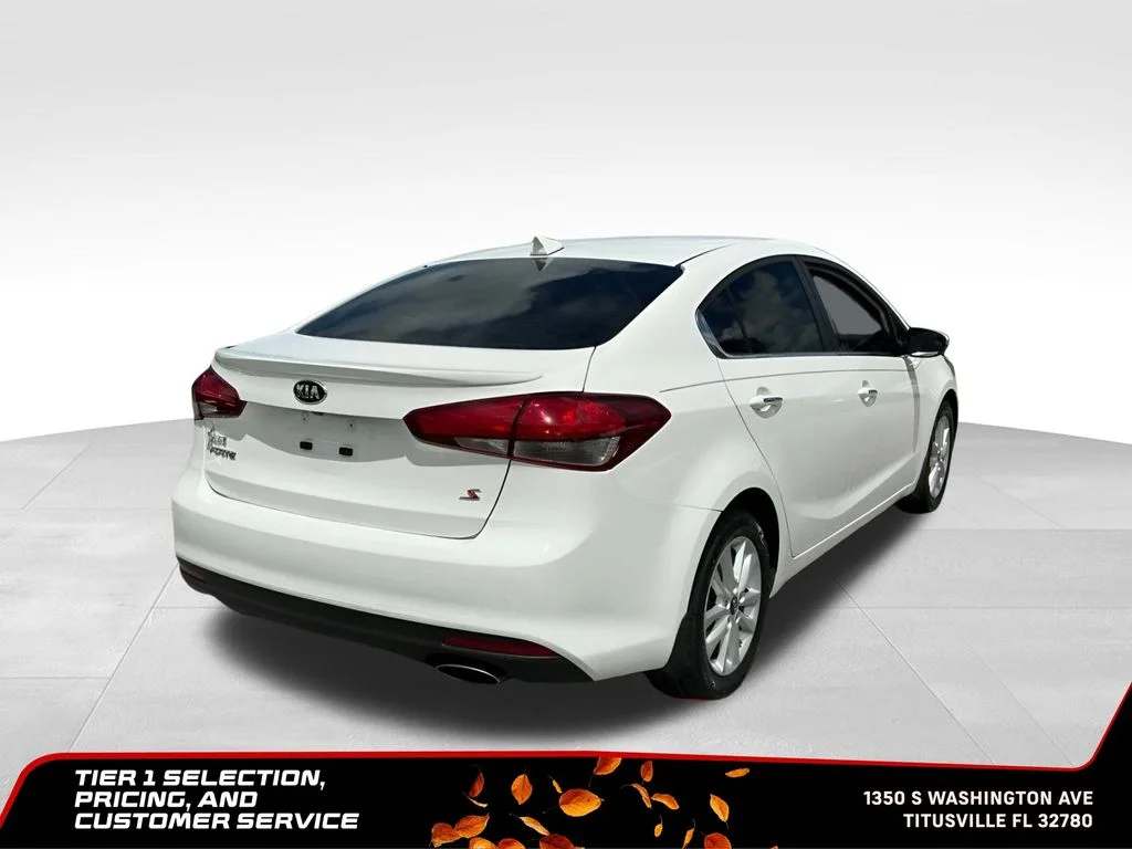 Used 2017 White Kia S image 7