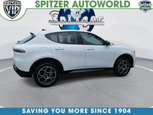 Used 2025 White Alfa Romeo Base image 8