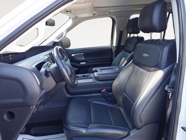 Used 2025  Ford Platinum image 11