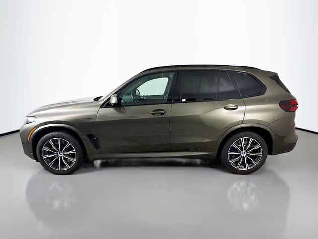 Used 2024 Green BMW xDrive50e image 4