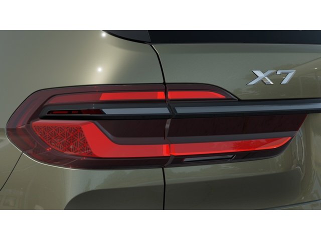New 2027 Manhattan Green Metallic BMW X7 40i image 8