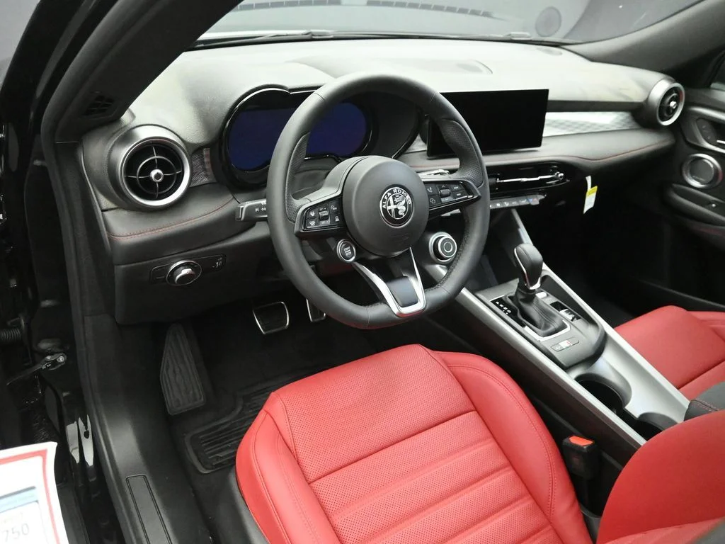 2026 Alfa Romeo Tonale Sprint - Photo 9