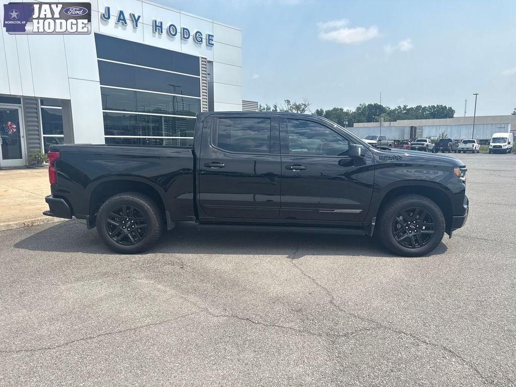 Used 2025 Black Chevrolet High Country image 9