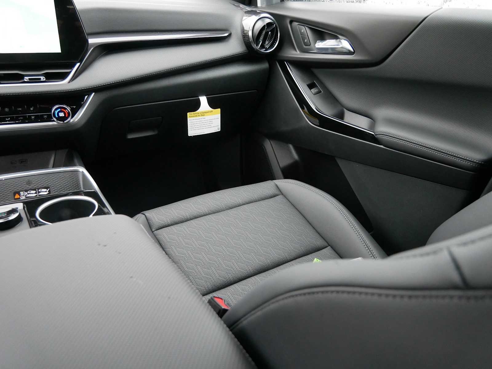 New 2027 Summit White Chevrolet LT image 15
