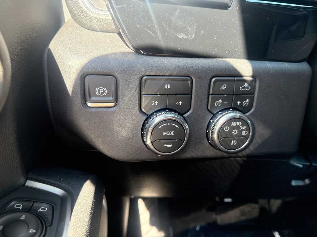 New 2026 Onyx Black GMC SLE image 18