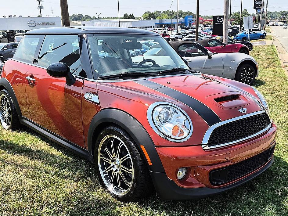 Used 2013 Spice Orange Metallic MINI S image 7