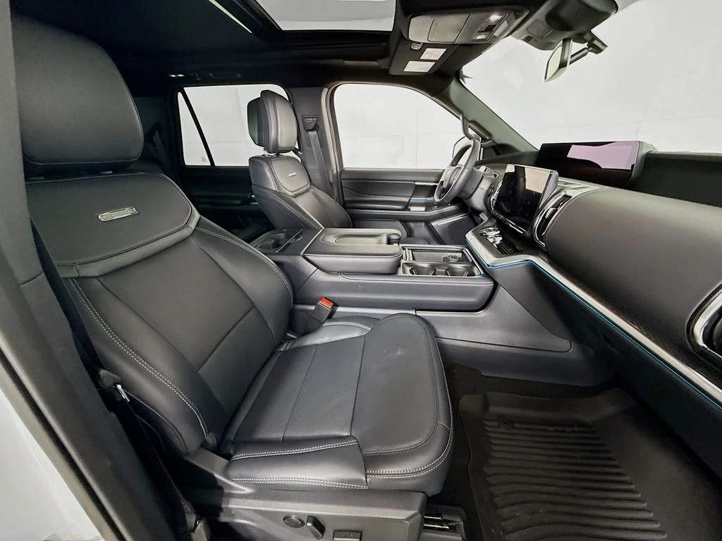 New 2026 Space Silver Metallic Ford MAX Platinum® image 31