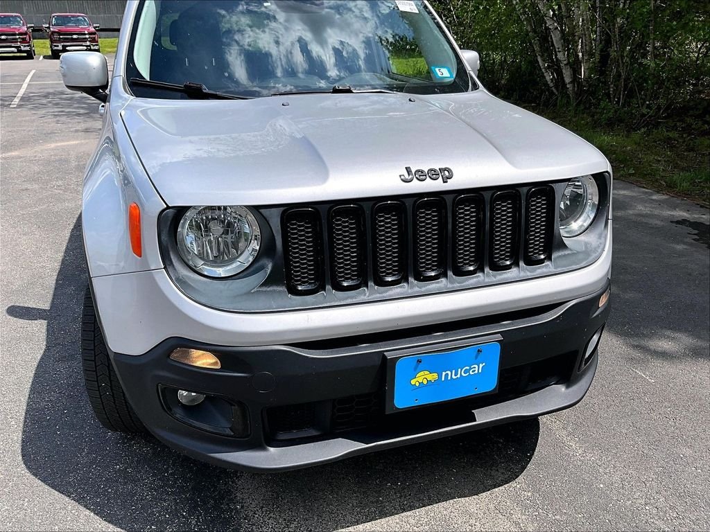 Used 2017 Glacier Metallic Jeep Altitude image 5