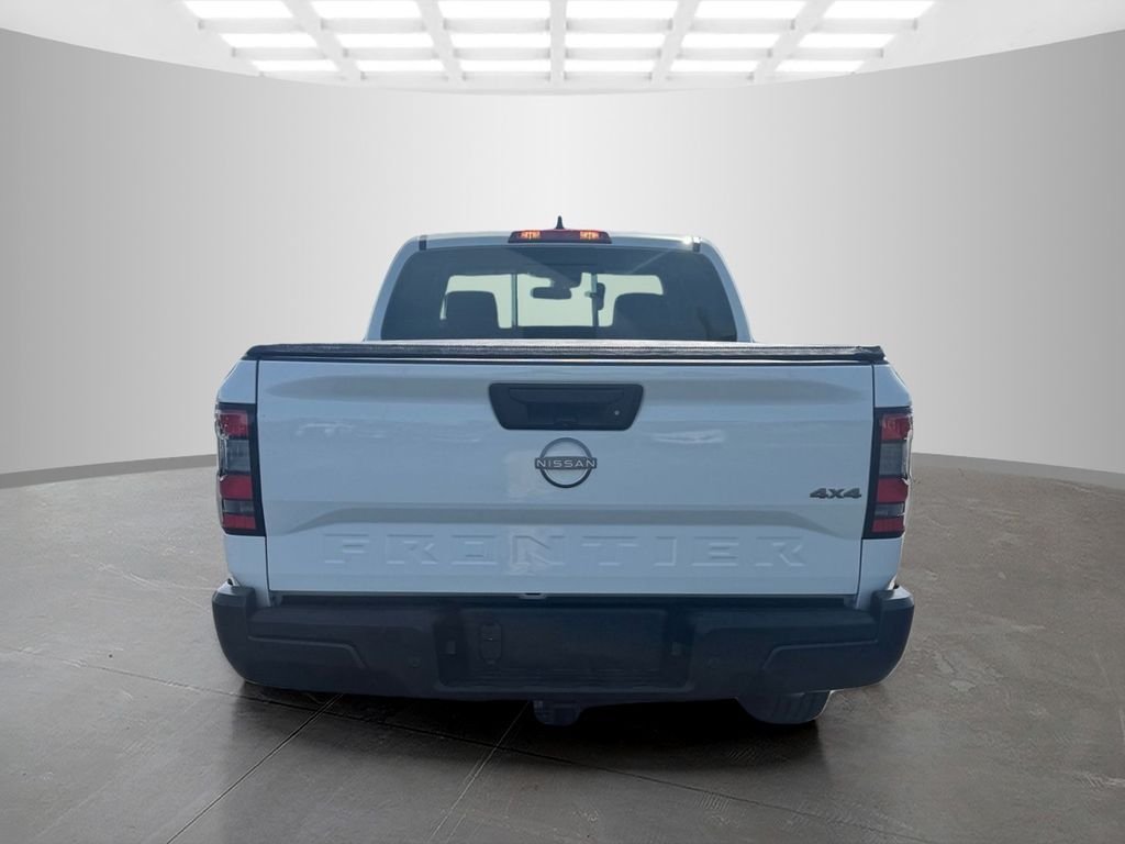 New 2026 Glacier White Nissan King Cab® S image 4