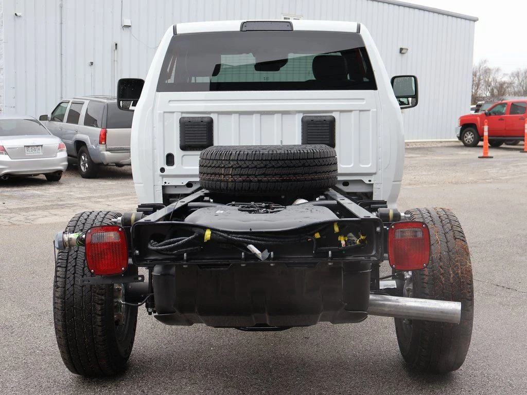 2026 RAM 3500 Chassis Tradesman - Photo 4