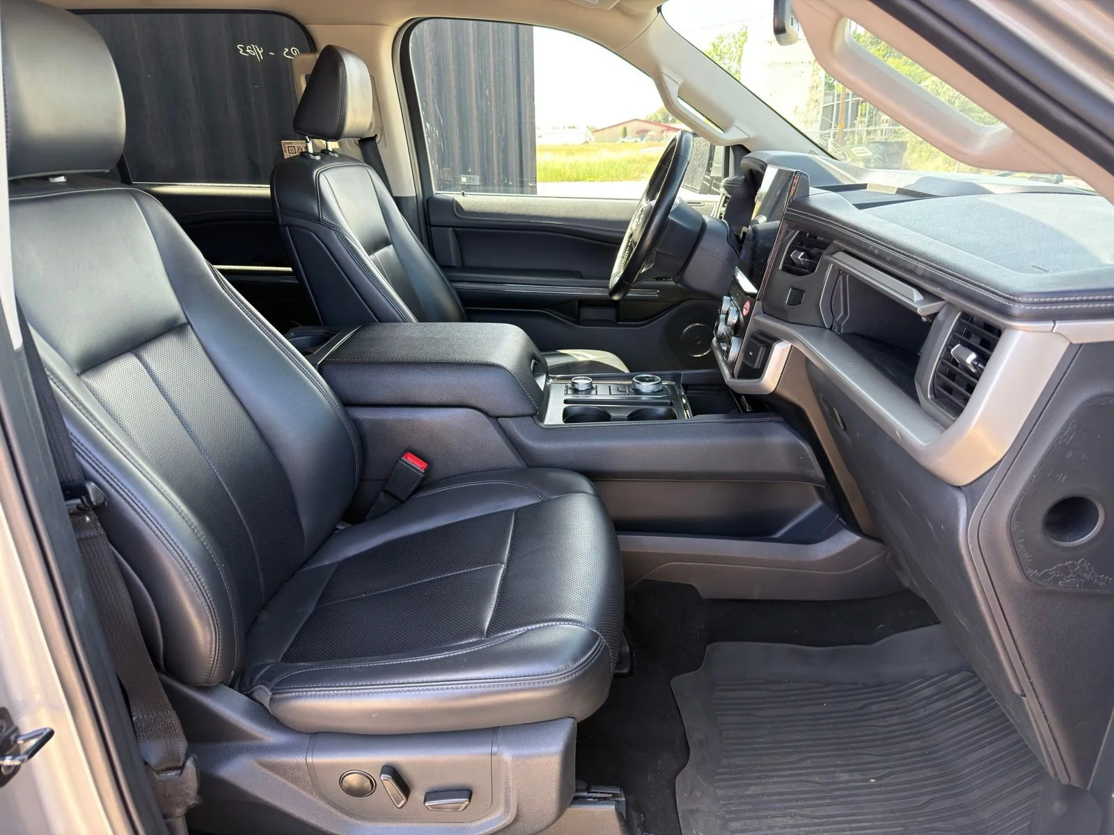 Used 2024 Silver Ford Limited image 17