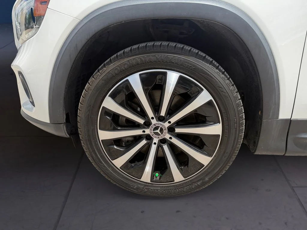 Used 2022  Mercedes-Benz GLB 250 image 9