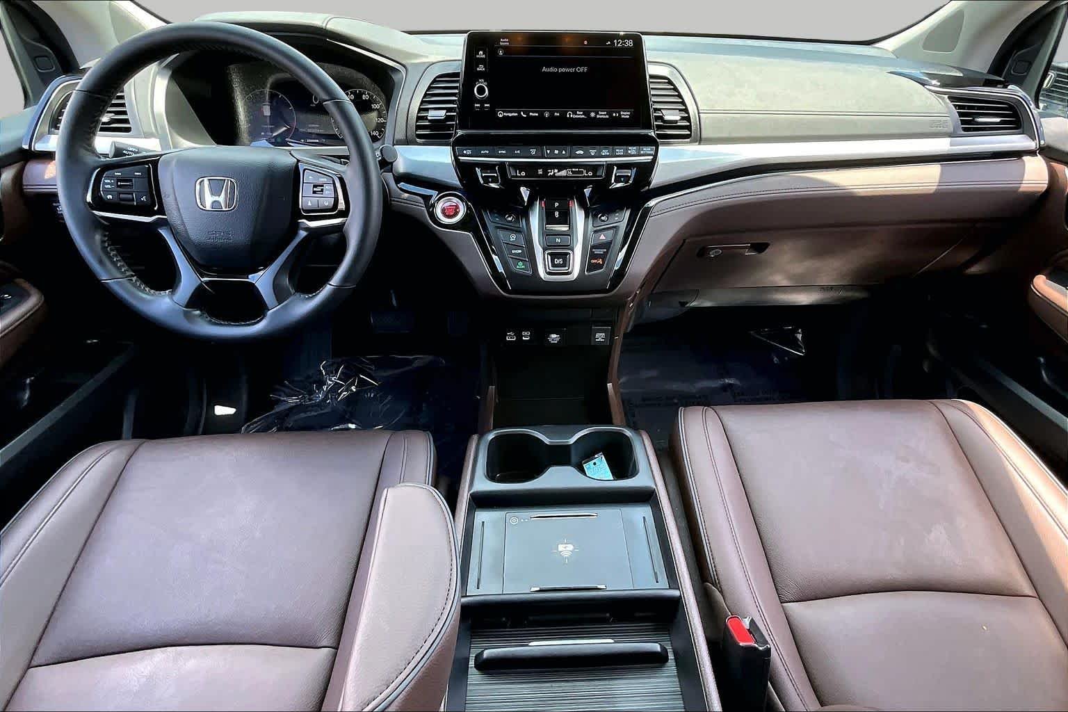 Used 2025 Platinum White Pearl Honda Touring image 16