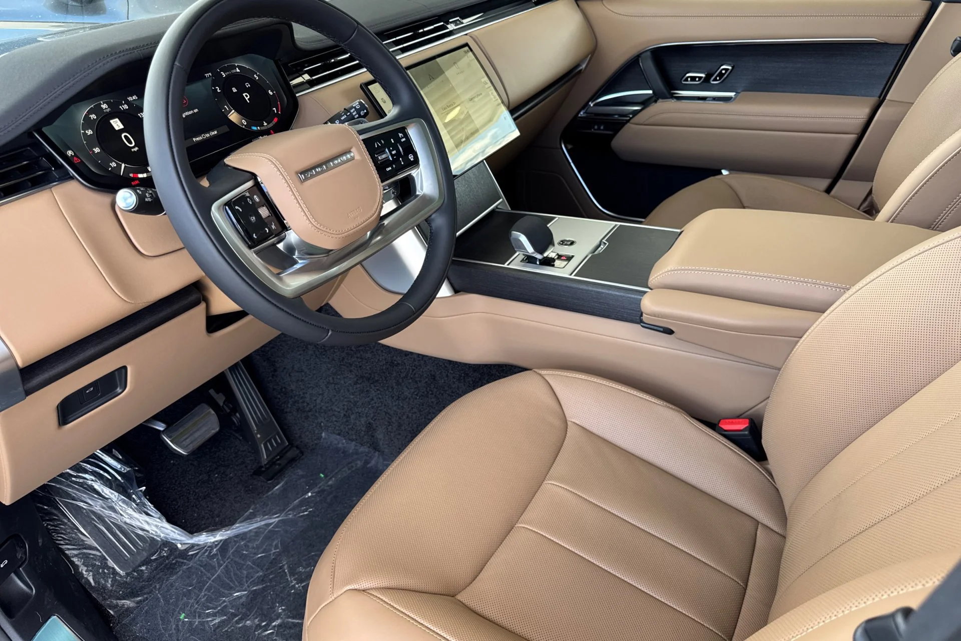 New 2026 Carpathian Grey Land Rover SE image 13