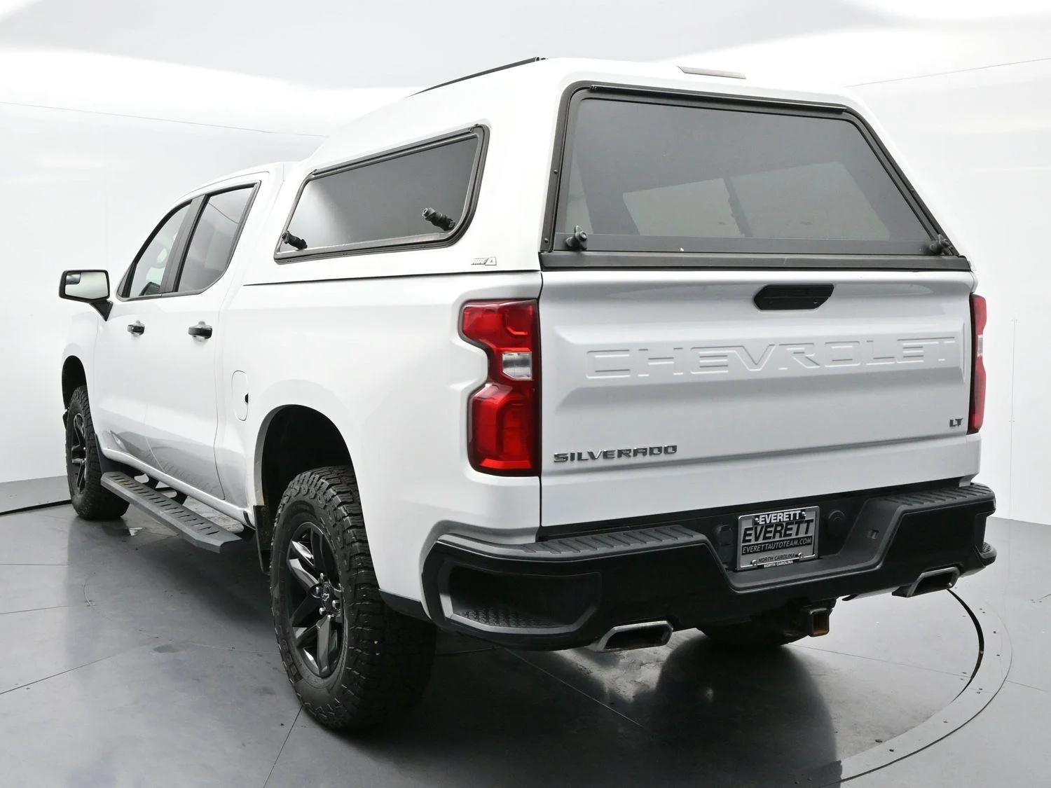 Used 2022 Summit White Chevrolet LT Trail Boss image 5