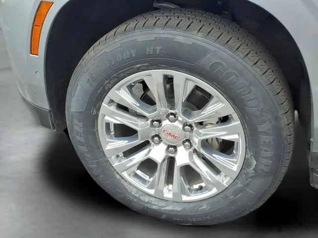 Used 2025 Sterling Metallic GMC Denali image 18