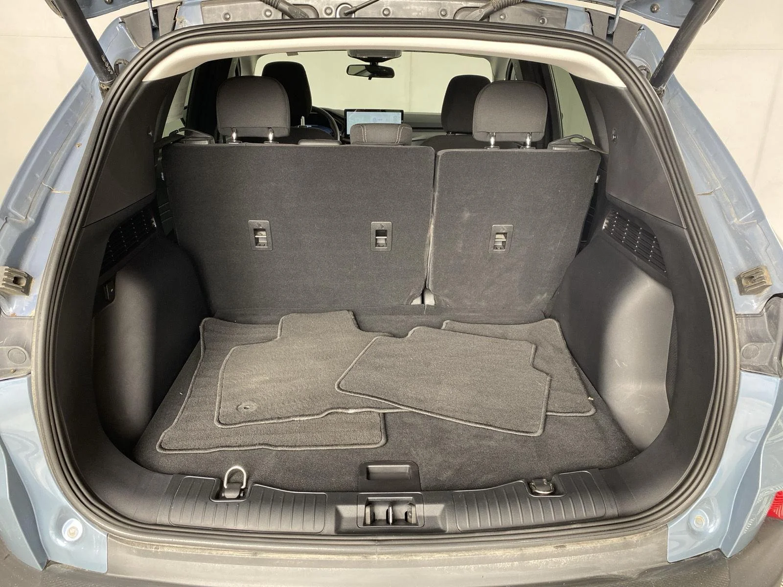Used 2023 Vapor Blue Ford Active image 7