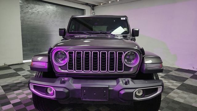 Used 2025 Gray Jeep Sahara 4xe image 3
