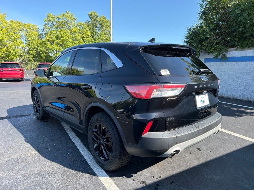 Used 2020 Black Metallic Ford SE image 3