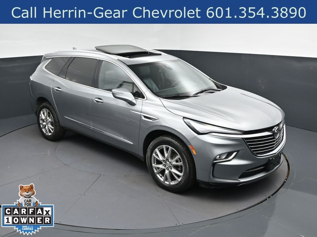 2024 Buick Enclave Essence's photo