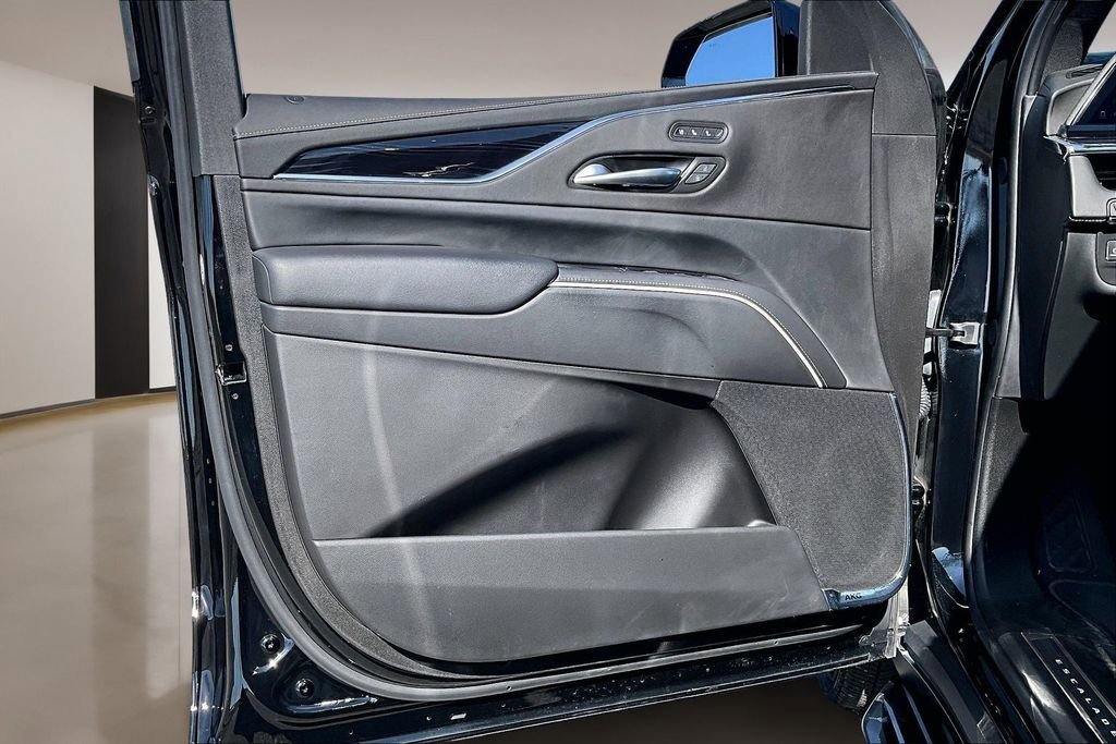 2024 Cadillac Escalade Sport - Photo 18