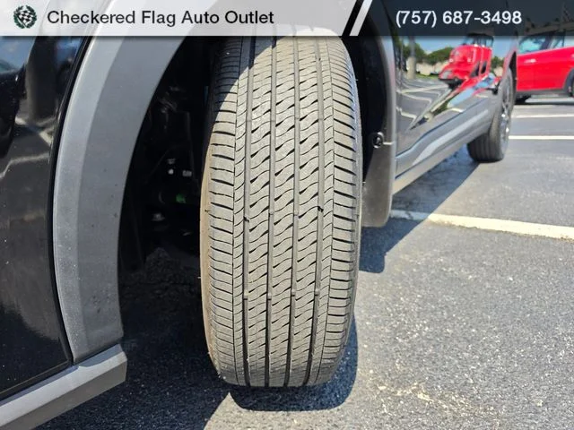 Used 2023 Super Black Nissan SR image 14