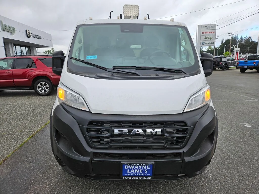 Used 2025 White Ram Base image 8