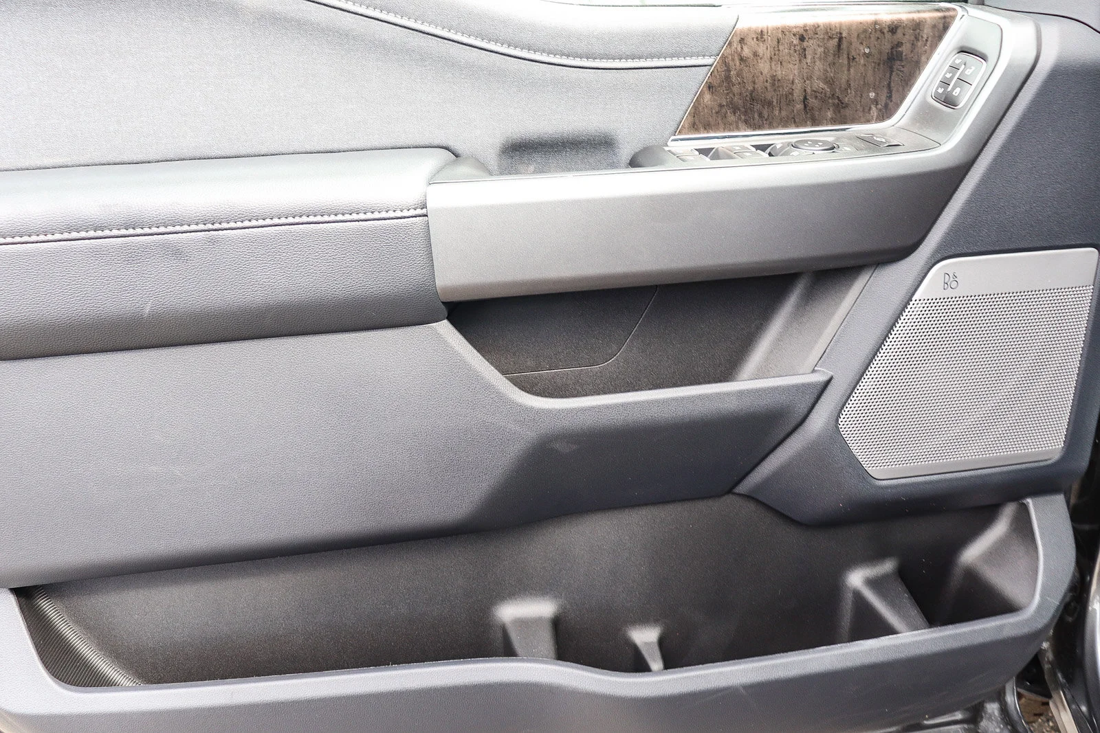 New 2026 Carbonized Gray Metallic Ford F-250® Lariat® image 24