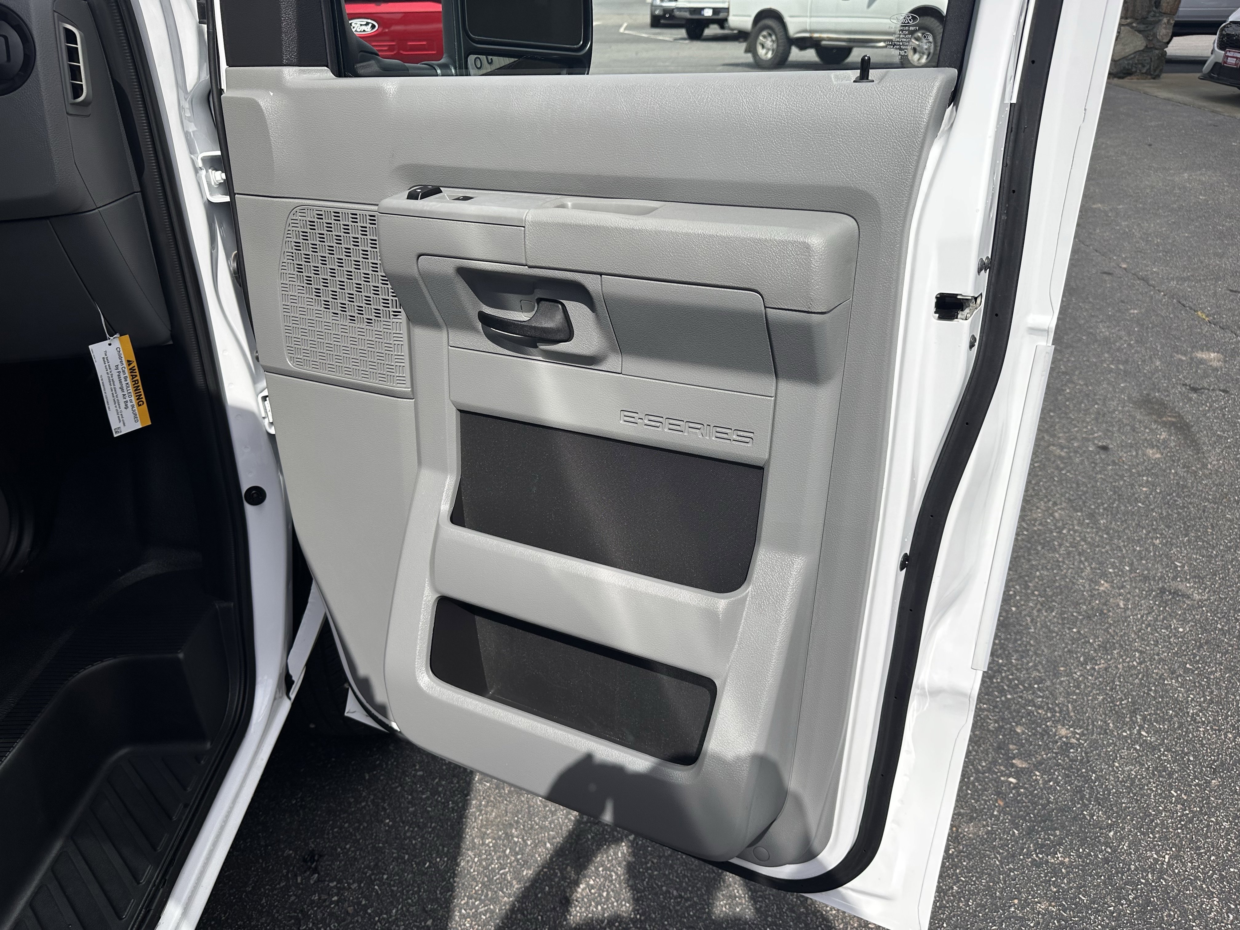 Certified Used 2026 Oxford White Clearcoat Ford 11Ft KUV Body image 9