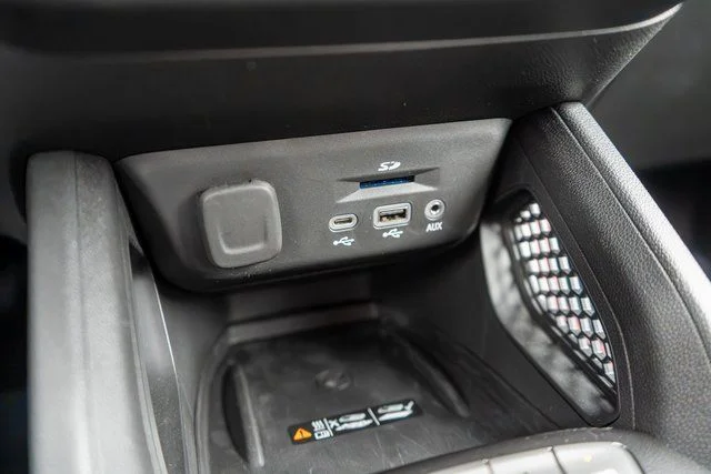 Used 2022 White Chevrolet RS image 27