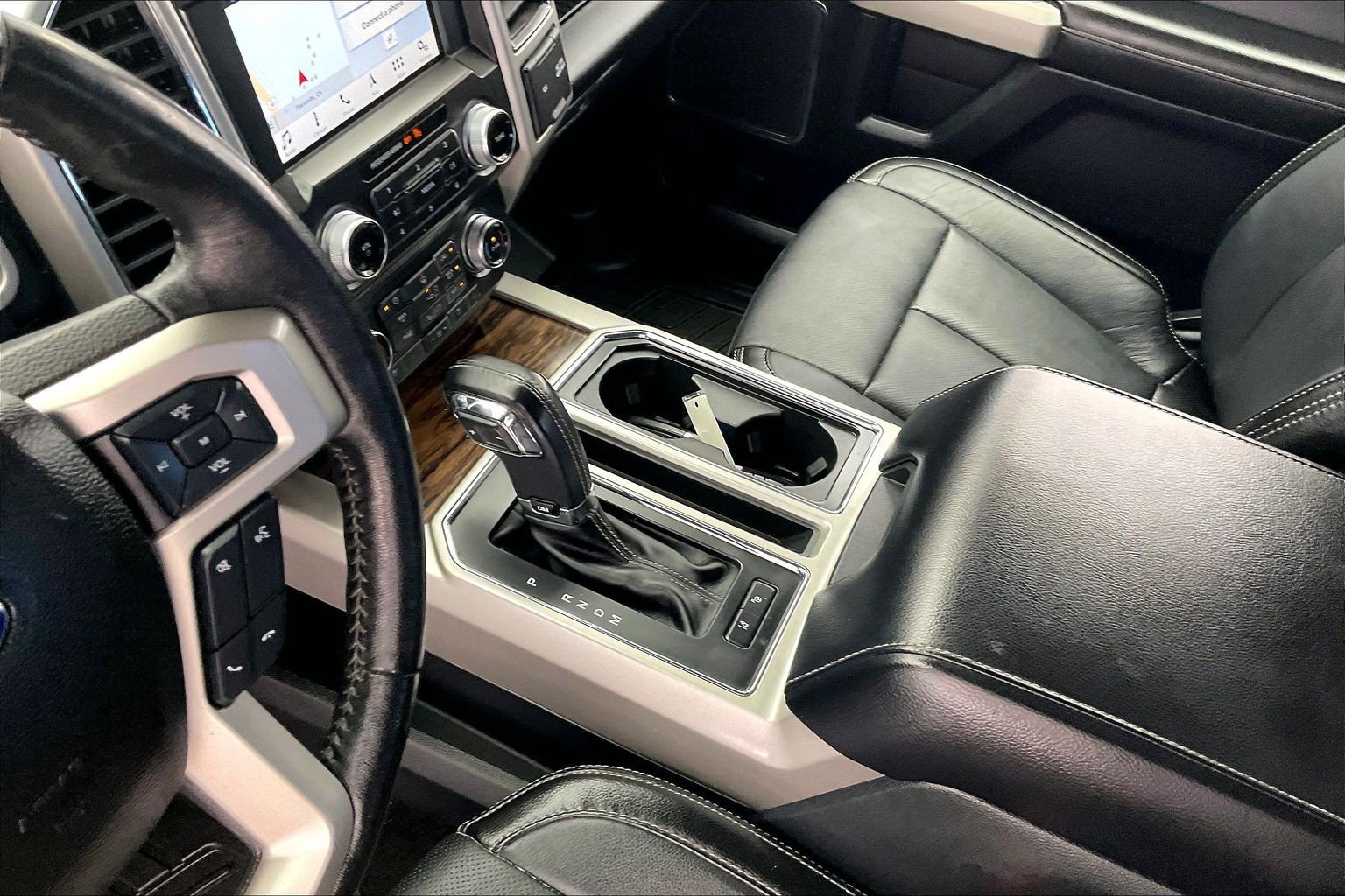 Used 2018 White Platinum Metallic Tri-Coat Ford LARIAT image 12
