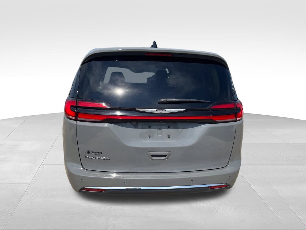 Used 2023 White Chrysler Touring L image 4