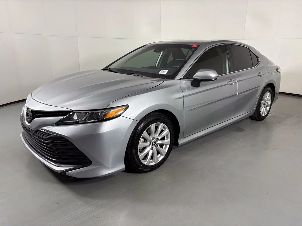 Used 2020 Silver Toyota LE image 4