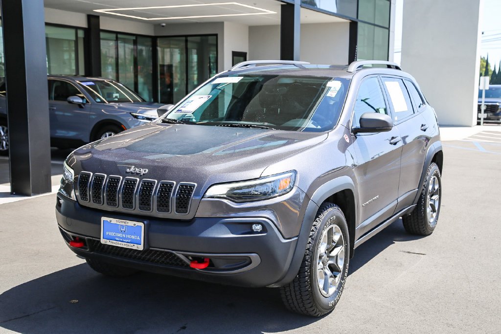 Used 2019 Crystal Metallic Jeep Trailhawk image 3