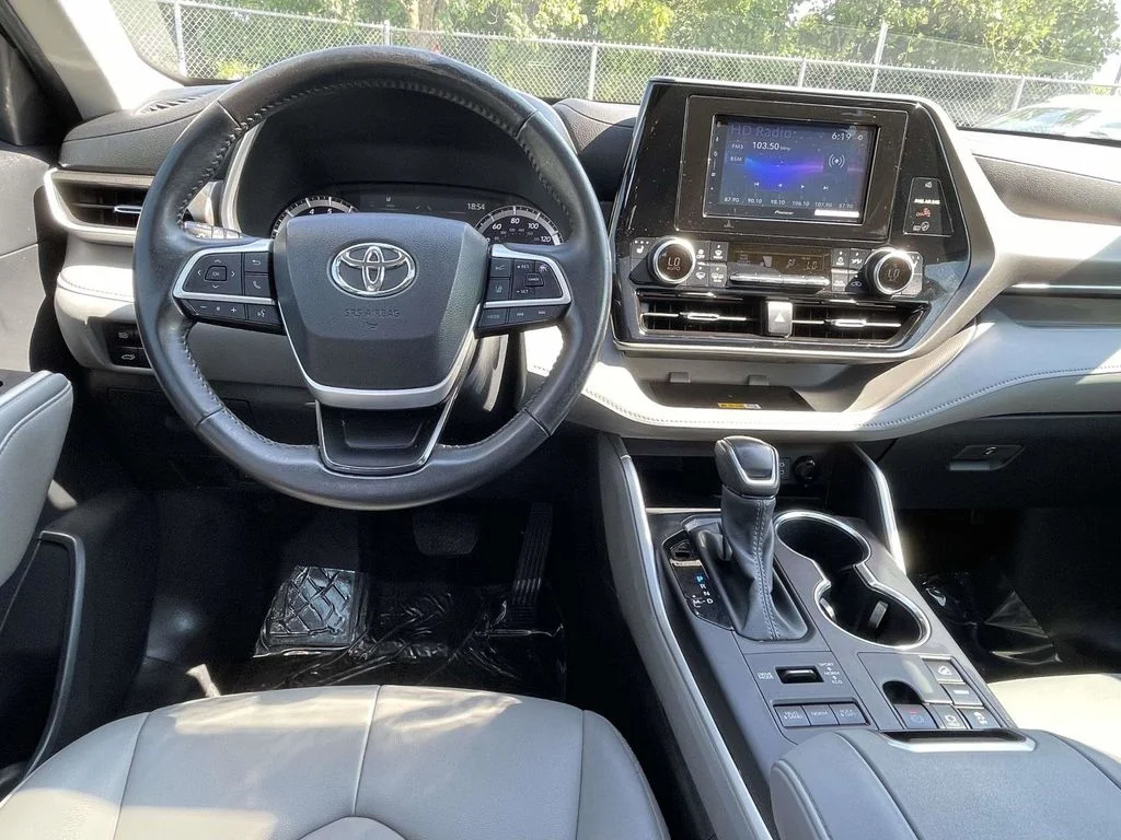 Used 2024 Black Toyota XLE image 19