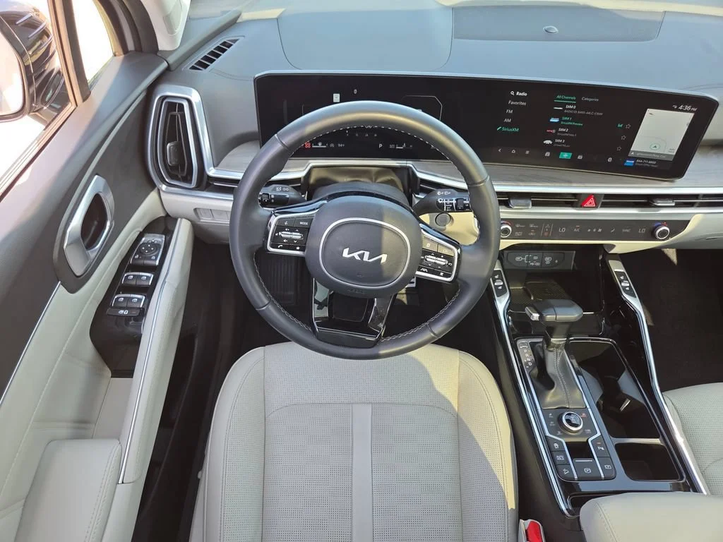 Used 2025 Wolf Gray Kia X-Line SX image 4