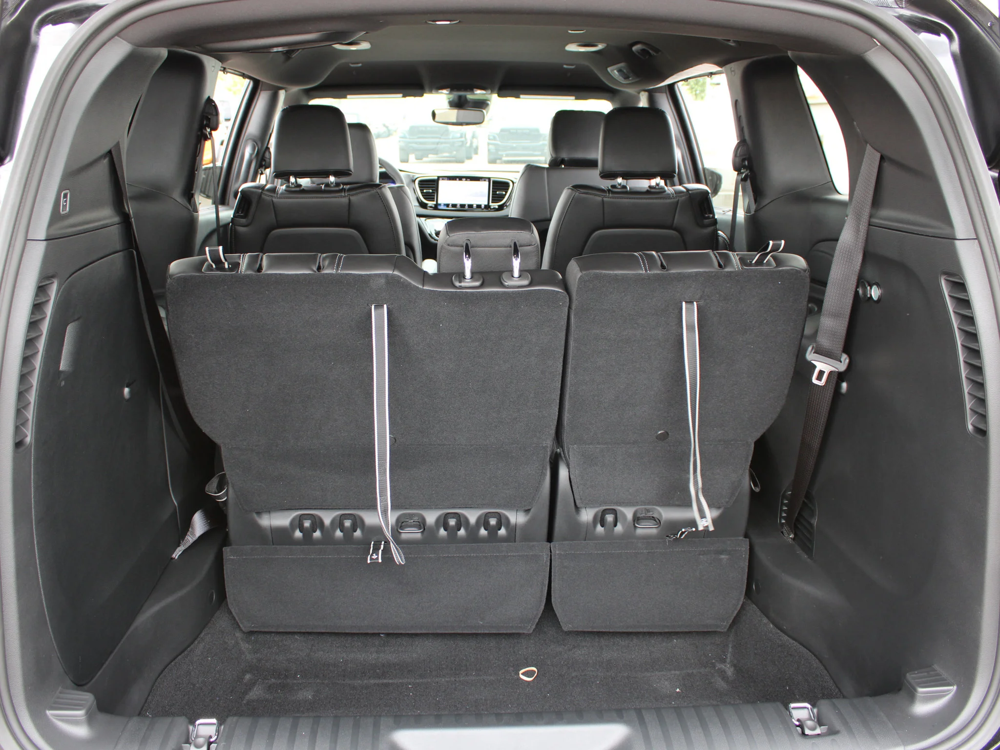 Used 2025 Black Chrysler SXT*, Heated Leather, Remote Start, Lane Departure Warning image 10
