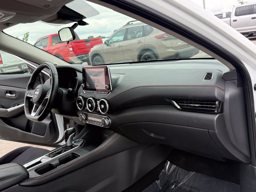 Used 2021 White Nissan SR image 17