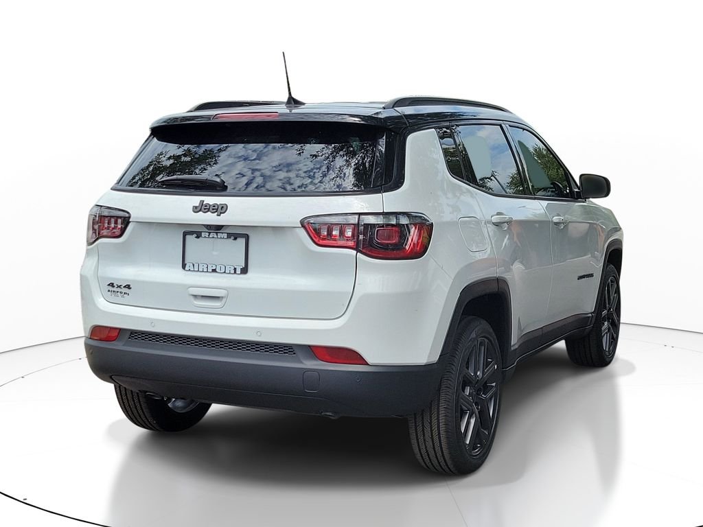 New 2026 Bright White Clearcoat Jeep Latitude image 3