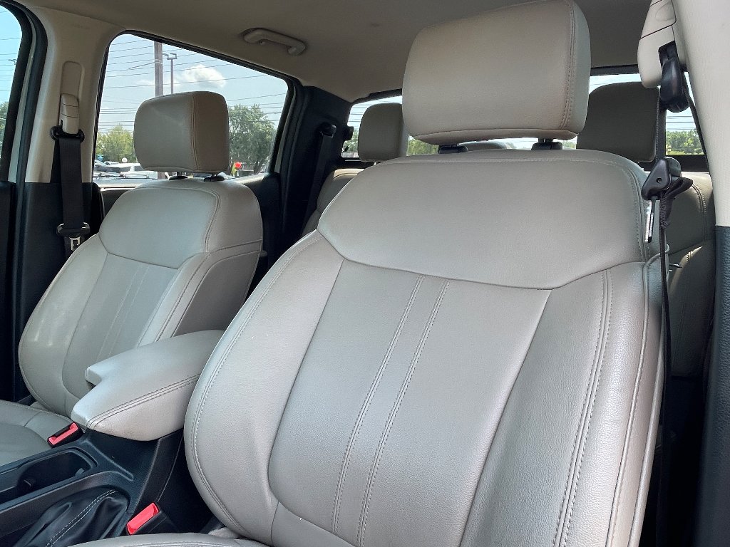 Used 2023 Cactus Gray Ford LARIAT image 13